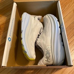 Hoka Clifton 9 in Nimbus Cloud/Ice Water size Women’s 6.5M